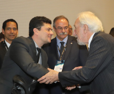 O governador Carlos Massa Ratinho Junior e o ministro da Justiça Sergio Moro, participaram da Encontro do Conselho Nacional de Secretários de Estado da Justiça, Cidadania, Direitos Humanos e Administração Penitenciária. Participaram: os secretários: de Segurança Pública, cel. Romulo Marinho Soares; entre outros.Curitiba, 04-10-19.Foto: Arnaldo Alves / AEN.