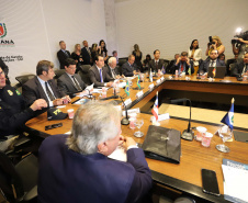 O governador Carlos Massa Ratinho Junior e o ministro da Justiça Sergio Moro, participaram da Encontro do Conselho Nacional de Secretários de Estado da Justiça, Cidadania, Direitos Humanos e Administração Penitenciária. Participaram: os secretários: de Segurança Pública, cel. Romulo Marinho Soares; entre outros.Curitiba, 04-10-19.Foto: Arnaldo Alves / AEN.