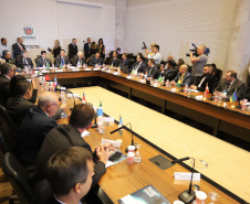O governador Carlos Massa Ratinho Junior e o ministro da Justiça Sergio Moro, participaram da Encontro do Conselho Nacional de Secretários de Estado da Justiça, Cidadania, Direitos Humanos e Administração Penitenciária. Participaram: os secretários: de Segurança Pública, cel. Romulo Marinho Soares; entre outros.Curitiba, 04-10-19.Foto: Arnaldo Alves / AEN.
