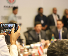 O governador Carlos Massa Ratinho Junior e o ministro da Justiça Sergio Moro, participaram da Encontro do Conselho Nacional de Secretários de Estado da Justiça, Cidadania, Direitos Humanos e Administração Penitenciária. Participaram: os secretários: de Segurança Pública, cel. Romulo Marinho Soares; entre outros.Curitiba, 04-10-19.Foto: Arnaldo Alves / AEN.