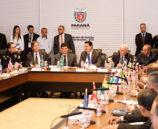 O governador Carlos Massa Ratinho Junior abriu nesta sexta-feira (04) a reunião do Conselho Nacional dos Secretários de Estado da Justiça, da Cidadania, Direitos Humanos e Administração Penitenciária (Consej), realizada no Palácio Iguaçu, em Curitiba. 