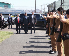 O governador Carlos Massa Ratinho Junior e o ministro da Justiça e Segurança Pública, Sergio Moro, visitam a Base da Força Nacional de Segurança Pública, em São José dos Pinhais. Foto: José Fernando Ogura/AEN