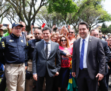 O governador Carlos Massa Ratinho Junior e o ministro da Justiça e Segurança Pública, Sergio Moro,  durante reunião com o prefeito de São José dos Pinhais, Toninho Fenelon, e os comandos das equipes de segurança da União, estados e município que atuam em conjunto no projeto-piloto iniciado pelo Ministério em 30 de agosto. 