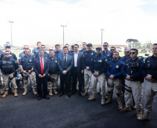 O governador Carlos Massa Ratinho Junior e o ministro da Justiça e Segurança Pública, Sergio Moro, visitam a Base da Força Nacional de Segurança Pública, em São José dos Pinhais. 