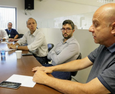 O Conselho da Autoridade Portuária de Antonina retomou, nesta sexta-feira (4), as reuniões periódicas que discutem temas envolvendo o porto, empresas do setor e o crescimento da cidade. Os encontros não aconteciam há quase dois anos e a partir de agora deverão ser trimestrais.Foto: Claudio Neves/Portos do Paraná