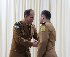 O Batalhão de Polícia Rodoviária (BPRv) recebeu nesta quarta-feira (09), na sede do Departamento de Estradas e Rodagens (DER-PR), em Curitiba, o novo comandante da unidade. O coronel Erich Wagner Osternack passou a função ao tenente-coronel Olavo Vianei Francischett Nunes, que desde 2012 chefiava a Central de Operações Policiais Militares (Copom).