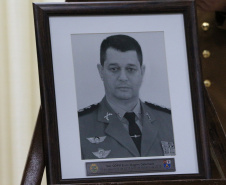 O Batalhão de Polícia Rodoviária (BPRv) recebeu nesta quarta-feira (09), na sede do Departamento de Estradas e Rodagens (DER-PR), em Curitiba, o novo comandante da unidade. O coronel Erich Wagner Osternack passou a função ao tenente-coronel Olavo Vianei Francischett Nunes, que desde 2012 chefiava a Central de Operações Policiais Militares (Copom).