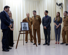 O Batalhão de Polícia Rodoviária (BPRv) recebeu nesta quarta-feira (09), na sede do Departamento de Estradas e Rodagens (DER-PR), em Curitiba, o novo comandante da unidade. O coronel Erich Wagner Osternack passou a função ao tenente-coronel Olavo Vianei Francischett Nunes, que desde 2012 chefiava a Central de Operações Policiais Militares (Copom).