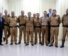 O Batalhão de Polícia Rodoviária (BPRv) recebeu nesta quarta-feira (09), na sede do Departamento de Estradas e Rodagens (DER-PR), em Curitiba, o novo comandante da unidade. O coronel Erich Wagner Osternack passou a função ao tenente-coronel Olavo Vianei Francischett Nunes, que desde 2012 chefiava a Central de Operações Policiais Militares (Copom).