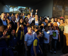 O governador Carlos Massa Ratinho Junior lança nesta quarta-feira (09) o projeto Cinema na Praça, que beneficiará cidades com até dez mil habitantes que não têm cinemas de rua ou em centros comerciais, no Palácio Iguaçu, em Curitiba.  09/10/2019 - Foto: Geraldo Bubniak/AEN