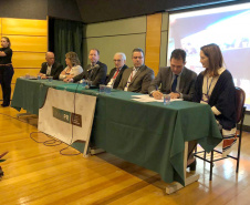 A Secretaria de Estado da Saúde do Paraná participa do I Simpósio Internacional de Saúde Única / III Simpósio Paranaense de Saúde Única, que acontece nesta terça e quarta-feira (09 e 10) na Pontifícia Universidade Católica do Paraná (PUCPR), em Curitiba. O evento reúne especialistas das mais importantes instituições de saúde animal, ambiental e humana do mundo para promover a colaboração multisetorial e multiprofissional no contexto de Saúde Única.Foto:Américo Antonio/SESA