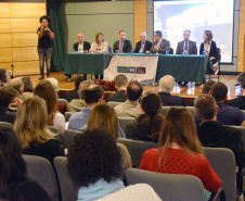 A Secretaria de Estado da Saúde do Paraná participa do I Simpósio Internacional de Saúde Única / III Simpósio Paranaense de Saúde Única, que acontece nesta terça e quarta-feira (09 e 10) na Pontifícia Universidade Católica do Paraná (PUCPR), em Curitiba. O evento reúne especialistas das mais importantes instituições de saúde animal, ambiental e humana do mundo para promover a colaboração multisetorial e multiprofissional no contexto de Saúde Única. Foto:Américo Antonio/SESA