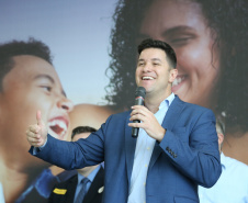 O Governo do Estado vai fortalecer a estrutura de assistência social de 164 municípios paranaenses, com o repasse de R$ 19 milhões para aprimoramento de Centros de Referência de Assistência Social (Cras) e de Centros de Referência Especializado de Assistência Social (Creas), além da concessão de benefícios eventuais