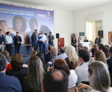 O Governo do Estado vai fortalecer a estrutura de assistência social de 164 municípios paranaenses, com o repasse de R$ 19 milhões para aprimoramento de Centros de Referência de Assistência Social (Cras) e de Centros de Referência Especializado de Assistência Social (Creas), além da concessão de benefícios eventuais