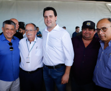 O governador Carlos Massa Ratinho Junior inaugurou nesta quinta-feira (10) o viaduto Nelson Buffara, na entrada de Paranaguá, onde a BR-277 se divide entre as avenidas Ayrton Senna e Bento Rocha. A obra é fundamental para melhorar o trânsito pesado da região e agilizar a movimentação de cargas em direção ao Porto de Paranaguá.