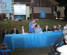 O Governo do Estado e a prefeitura de Campo Magro, na Região Metropolitana de Curitiba, vão regularizar 100 pequenas propriedades rurais em duas localidades do município: Ouro Fino e Campo Novo. O termo de cooperação técnica foi assinado quarta-feira (9) pelo diretor-presidente do Instituto de Terras, Cartografia e Geologia do Paraná (ITCG), Mozarte de Quadros Junior, e o prefeito de Campo Magro, Claudio Cesar Casagrande.Foto: DIvulgação/SEDEST