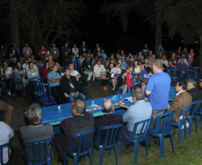 O Governo do Estado e a prefeitura de Campo Magro, na Região Metropolitana de Curitiba, vão regularizar 100 pequenas propriedades rurais em duas localidades do município: Ouro Fino e Campo Novo. O termo de cooperação técnica foi assinado quarta-feira (9) pelo diretor-presidente do Instituto de Terras, Cartografia e Geologia do Paraná (ITCG), Mozarte de Quadros Junior, e o prefeito de Campo Magro, Claudio Cesar Casagrande.Foto: DIvulgação/SEDEST