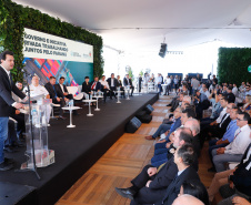 O Paraná passou a ter o maior terminal portuário em movimentação de contêineres do País. Nesta quinta-feira (10) o governador Carlos Massa Ratinho Junior inaugurou as obras de ampliação do Terminal de Contêineres de Paranaguá (TCP), que aumentarão o potencial de operação em 66%, passando das atuais 1,5 milhão TEUs/ano para 2,5 milhões.