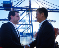 O Paraná passou a ter o maior terminal portuário em movimentação de contêineres do País. Nesta quinta-feira (10) o governador Carlos Massa Ratinho Junior inaugurou as obras de ampliação do Terminal de Contêineres de Paranaguá (TCP), que aumentarão o potencial de operação em 66%, passando das atuais 1,5 milhão TEUs/ano para 2,5 milhões.