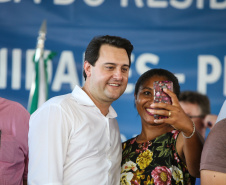 O governador Carlos Massa Ratinho Junior entrega nesta sexta-feira (11)  moradias populares em  Prado Ferreira.  As moradias fazem parte de um projeto integrado do Governo do Estado com o Governo Federal e o município. Foto: Gilson Abreu/AEN