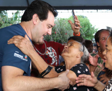 O governador Carlos Massa Ratinho Junior esteve neste sábado em Marumbi, no Vale do Ivaí, para inaugurar a unidade do programa Meu Campinho, espaço de esporte e lazer implantado pelo Governo do Estado no município. Presentes: prefeito de Marumbi, Adhemar Francisco Rejani; secretários: de Saúde, Beto Preto; de Desenvolvimento Urbano, João Calos Ortega; Primeira Dama do Estado, Luciana Saito Massa; apresentador Carlos Massa (ratinho); entre outros.Marumbi, 12-10-19.Foto: Arnaldo Alves / AEN.