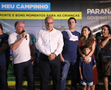 O governador Carlos Massa Ratinho Junior esteve neste sábado em Marumbi, no Vale do Ivaí, para inaugurar a unidade do programa Meu Campinho, espaço de esporte e lazer implantado pelo Governo do Estado no município. Presentes: prefeito de Marumbi, Adhemar Francisco Rejani; secretários: de Saúde, Beto Preto; de Desenvolvimento Urbano, João Calos Ortega; Primeira Dama do Estado, Luciana Saito Massa; apresentador Carlos Massa (ratinho); entre outros.Marumbi, 12-10-19.Foto: Arnaldo Alves / AEN.