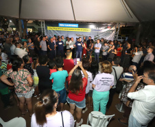 O governador Carlos Massa Ratinho Junior esteve neste sábado em Marumbi, no Vale do Ivaí, para inaugurar a unidade do programa Meu Campinho, espaço de esporte e lazer implantado pelo Governo do Estado no município. Presentes: prefeito de Marumbi, Adhemar Francisco Rejani; secretários: de Saúde, Beto Preto; de Desenvolvimento Urbano, João Calos Ortega; Primeira Dama do Estado, Luciana Saito Massa; apresentador Carlos Massa (ratinho); entre outros.Marumbi, 12-10-19.Foto: Arnaldo Alves / AEN.