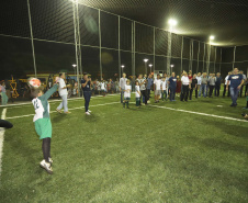 O governador Carlos Massa Ratinho Junior esteve neste sábado em Marumbi, no Vale do Ivaí, para inaugurar a unidade do programa Meu Campinho, espaço de esporte e lazer implantado pelo Governo do Estado no município. Presentes: prefeito de Marumbi, Adhemar Francisco Rejani; secretários: de Saúde, Beto Preto; de Desenvolvimento Urbano, João Calos Ortega; Primeira Dama do Estado, Luciana Saito Massa; apresentador Carlos Massa (ratinho); entre outros.Marumbi, 12-10-19.Foto: Arnaldo Alves / AEN.