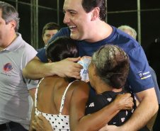 O governador Carlos Massa Ratinho Junior esteve neste sábado em Marumbi, no Vale do Ivaí, para inaugurar a unidade do programa Meu Campinho, espaço de esporte e lazer implantado pelo Governo do Estado no município. Presentes: prefeito de Marumbi, Adhemar Francisco Rejani; secretários: de Saúde, Beto Preto; de Desenvolvimento Urbano, João Calos Ortega; Primeira Dama do Estado, Luciana Saito Massa; apresentador Carlos Massa (ratinho); entre outros.Marumbi, 12-10-19.Foto: Arnaldo Alves / AEN.