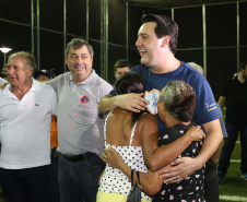 O governador Carlos Massa Ratinho Junior esteve neste sábado em Marumbi, no Vale do Ivaí, para inaugurar a unidade do programa Meu Campinho, espaço de esporte e lazer implantado pelo Governo do Estado no município. Presentes: prefeito de Marumbi, Adhemar Francisco Rejani; secretários: de Saúde, Beto Preto; de Desenvolvimento Urbano, João Calos Ortega; Primeira Dama do Estado, Luciana Saito Massa; apresentador Carlos Massa (ratinho); entre outros.Marumbi, 12-10-19.Foto: Arnaldo Alves / AEN.