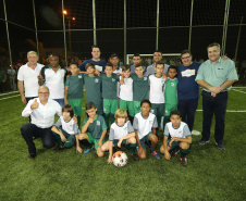 O governador Carlos Massa Ratinho Junior esteve neste sábado em Marumbi, no Vale do Ivaí, para inaugurar a unidade do programa Meu Campinho, espaço de esporte e lazer implantado pelo Governo do Estado no município. Presentes: prefeito de Marumbi, Adhemar Francisco Rejani; secretários: de Saúde, Beto Preto; de Desenvolvimento Urbano, João Calos Ortega; Primeira Dama do Estado, Luciana Saito Massa; apresentador Carlos Massa (ratinho); entre outros.Marumbi, 12-10-19.Foto: Arnaldo Alves / AEN.