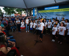 A cidade de Marumbi, no Vale do Ivaí, ganhou uma nova área para esporte e lazer. Neste sábado (12), Dia das Crianças, o governador Carlos Massa Ratinho Junior inaugurou uma unidade do programa Meu Campinho no município. O Governo do Estado investiu R$ 390 mil no espaço, que fica próximo ao conjunto habitacional Ademar Rejani. Além do Meu Campinho, Marumbi também foi a primeira cidade a receber o projeto Cinema na Praça, lançado nesta semana pelo governador.