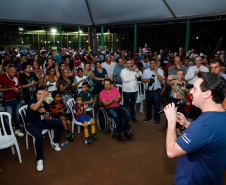 A cidade de Marumbi, no Vale do Ivaí, ganhou uma nova área para esporte e lazer. Neste sábado (12), Dia das Crianças, o governador Carlos Massa Ratinho Junior inaugurou uma unidade do programa Meu Campinho no município. O Governo do Estado investiu R$ 390 mil no espaço, que fica próximo ao conjunto habitacional Ademar Rejani. Além do Meu Campinho, Marumbi também foi a primeira cidade a receber o projeto Cinema na Praça, lançado nesta semana pelo governador.