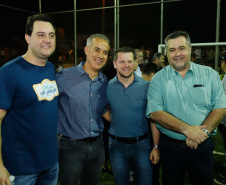 A cidade de Marumbi, no Vale do Ivaí, ganhou uma nova área para esporte e lazer. Neste sábado (12), Dia das Crianças, o governador Carlos Massa Ratinho Junior inaugurou uma unidade do programa Meu Campinho no município. O Governo do Estado investiu R$ 390 mil no espaço, que fica próximo ao conjunto habitacional Ademar Rejani. Além do Meu Campinho, Marumbi também foi a primeira cidade a receber o projeto Cinema na Praça, lançado nesta semana pelo governador.