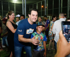 A cidade de Marumbi, no Vale do Ivaí, ganhou uma nova área para esporte e lazer. Neste sábado (12), Dia das Crianças, o governador Carlos Massa Ratinho Junior inaugurou uma unidade do programa Meu Campinho no município. O Governo do Estado investiu R$ 390 mil no espaço, que fica próximo ao conjunto habitacional Ademar Rejani. Além do Meu Campinho, Marumbi também foi a primeira cidade a receber o projeto Cinema na Praça, lançado nesta semana pelo governador.