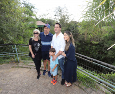 O governador Carlos Massa Ratinho Junior acompanha neste domingo (13) o Festival de Balonismo, que acontece no Parque Estadual de Vila Velha, em Ponta Grossa. Presente: prefeito de Ponta Grossa, Marcelo Rangel; secretário de Desenvolvimento Sustentável e Turismo, Márcio Nunes; Sandro Alex; entre outros.Ponta Grossa, 13-10-19.Foto: Arnaldo Alves / AEN.
