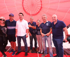 O governador Carlos Massa Ratinho Junior acompanha neste domingo (13) o Festival de Balonismo, que acontece no Parque Estadual de Vila Velha, em Ponta Grossa. Presente: prefeito de Ponta Grossa, Marcelo Rangel; secretário de Desenvolvimento Sustentável e Turismo, Márcio Nunes; Sandro Alex; entre outros.Ponta Grossa, 13-10-19.Foto: Arnaldo Alves / AEN.