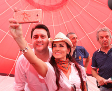 O governador Carlos Massa Ratinho Junior acompanha neste domingo (13) o Festival de Balonismo, que acontece no Parque Estadual de Vila Velha, em Ponta Grossa. Presente: prefeito de Ponta Grossa, Marcelo Rangel; secretário de Desenvolvimento Sustentável e Turismo, Márcio Nunes; Sandro Alex; entre outros.Ponta Grossa, 13-10-19.Foto: Arnaldo Alves / AEN.