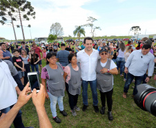 O governador Carlos Massa Ratinho Junior acompanha neste domingo (13) o Festival de Balonismo, que acontece no Parque Estadual de Vila Velha, em Ponta Grossa. Presente: prefeito de Ponta Grossa, Marcelo Rangel; secretário de Desenvolvimento Sustentável e Turismo, Márcio Nunes; Sandro Alex; entre outros.Ponta Grossa, 13-10-19.Foto: Arnaldo Alves / AEN.