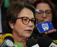 O governador Carlos Massa Ratinho Junior e a ministra da Agricultura, Pecuária e Abastecimento, Tereza Cristina, anunciam nesta terça-feira (15),  no Palácio Iguaçu, em Curitiba, a suspensão das campanhas de vacinação contra febre aftosa em rebanhos bovinos e de bufalinos no Paraná.  Curitiba, 14/10/2019 - Foto: Geraldo Bubniak/AEN
