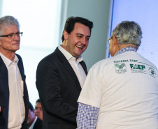 O governador Carlos Massa Ratinho Junior e a ministra da Agricultura, Pecuária e Abastecimento, Tereza Cristina, anunciam nesta terça-feira (15),  no Palácio Iguaçu, em Curitiba, a suspensão das campanhas de vacinação contra febre aftosa em rebanhos bovinos e de bufalinos no Paraná.  Curitiba, 14/10/2019 - Foto: Geraldo Bubniak/AEN