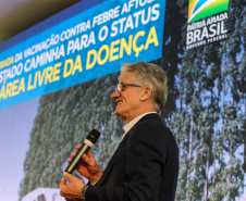 O governador Carlos Massa Ratinho Junior e a ministra da Agricultura, Pecuária e Abastecimento, Tereza Cristina, anunciam nesta terça-feira (15),  no Palácio Iguaçu, em Curitiba, a suspensão das campanhas de vacinação contra febre aftosa em rebanhos bovinos e de bufalinos no Paraná.  Curitiba, 14/10/2019 - Foto: Geraldo Bubniak/AEN