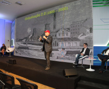 Como um investidor Anjo e organizações que trabalham com aceleração de startups selecionam projetos para apoiar? A questão foi tema do debate que encerrou o primeiro dia da Semana Paraná Inovador, na noite de terça-feira (15), no Palácio Iguaçu
