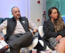 Como um investidor Anjo e organizações que trabalham com aceleração de startups selecionam projetos para apoiar? A questão foi tema do debate que encerrou o primeiro dia da Semana Paraná Inovador, na noite de terça-feira (15), no Palácio Iguaçu