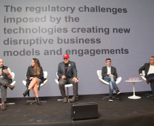 Como um investidor Anjo e organizações que trabalham com aceleração de startups selecionam projetos para apoiar? A questão foi tema do debate que encerrou o primeiro dia da Semana Paraná Inovador, na noite de terça-feira (15), no Palácio Iguaçu