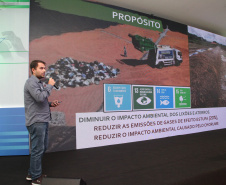 O Governo do Estado abriu espaço para novos empreendedores mostrarem seus negócios na Semana Paraná Inovador. Nesta quarta-feira (16), a rodada de apresentações Impacta Paraná - Inovação Social em Movimento levou para o Palácio Iguaçu pessoas que encontraram soluções que ajudam as pessoas nas áreas de saúde, meio ambiente e acessibilidade.Foto: Ari Dias/AEN