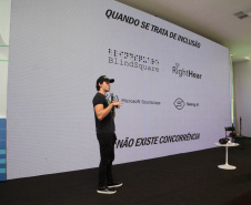 O Governo do Estado abriu espaço para novos empreendedores mostrarem seus negócios na Semana Paraná Inovador. Nesta quarta-feira (16), a rodada de apresentações Impacta Paraná - Inovação Social em Movimento levou para o Palácio Iguaçu pessoas que encontraram soluções que ajudam as pessoas nas áreas de saúde, meio ambiente e acessibilidade.Foto: Ari Dias/AEN