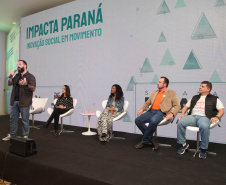 O Governo do Estado abriu espaço para novos empreendedores mostrarem seus negócios na Semana Paraná Inovador. Nesta quarta-feira (16), a rodada de apresentações Impacta Paraná - Inovação Social em Movimento levou para o Palácio Iguaçu pessoas que encontraram soluções que ajudam as pessoas nas áreas de saúde, meio ambiente e acessibilidade.Foto: Ari Dias/AEN