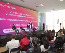 O Governo do Estado abriu espaço para novos empreendedores mostrarem seus negócios na Semana Paraná Inovador. Nesta quarta-feira (16), a rodada de apresentações Impacta Paraná - Inovação Social em Movimento levou para o Palácio Iguaçu pessoas que encontraram soluções que ajudam as pessoas nas áreas de saúde, meio ambiente e acessibilidade.Foto: Ari Dias/AEN
