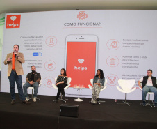 O Governo do Estado abriu espaço para novos empreendedores mostrarem seus negócios na Semana Paraná Inovador. Nesta quarta-feira (16), a rodada de apresentações Impacta Paraná - Inovação Social em Movimento levou para o Palácio Iguaçu pessoas que encontraram soluções que ajudam as pessoas nas áreas de saúde, meio ambiente e acessibilidade.Foto: Ari Dias/AEN